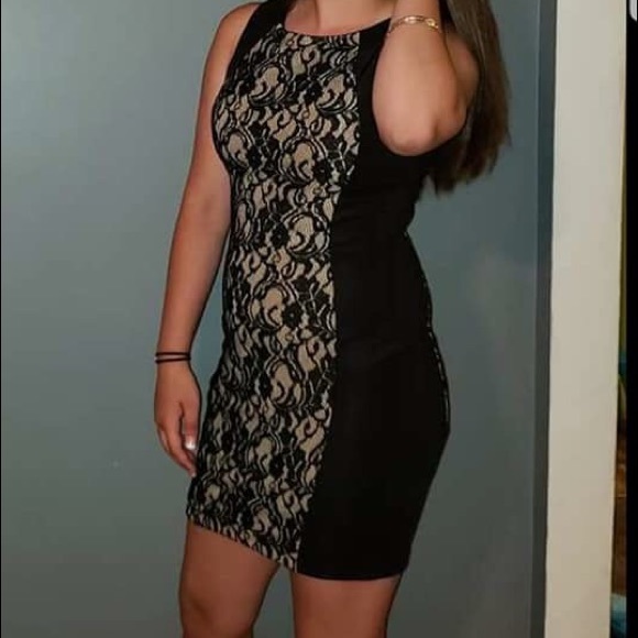 Dresses & Skirts - Black lace dress